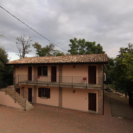 Agriturismo Ca' Isotta Castello di Serravalle Luaran gambar