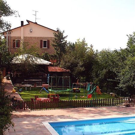 Agriturismo Ca' Isotta Castello di Serravalle Luaran gambar