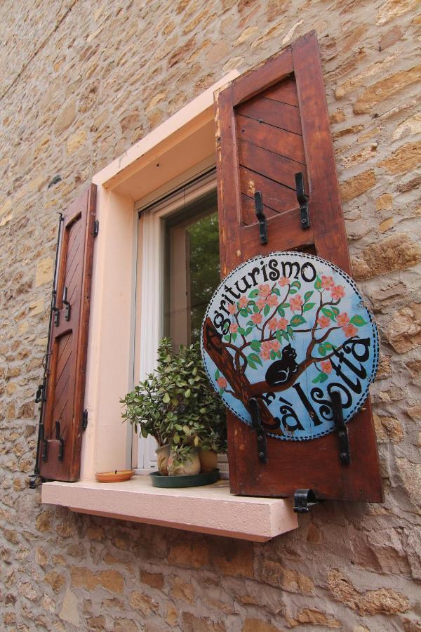 Agriturismo Ca' Isotta Castello di Serravalle Luaran gambar