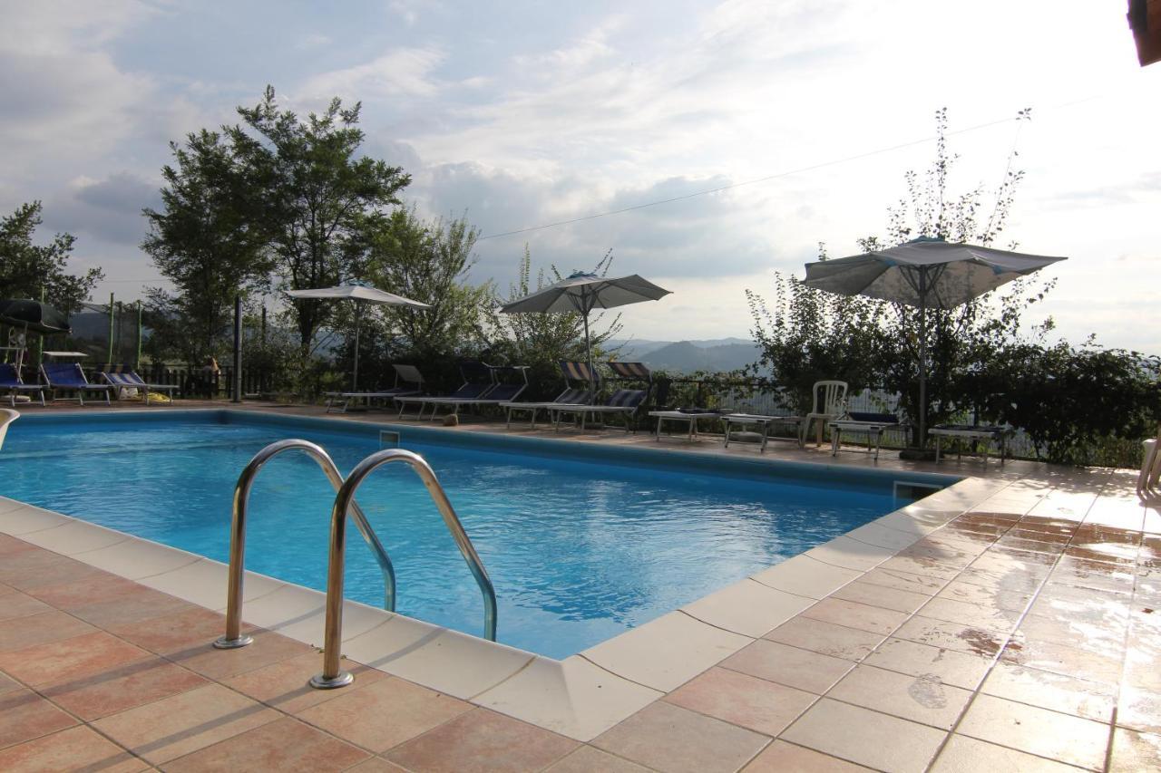 Agriturismo Ca' Isotta Castello di Serravalle Luaran gambar