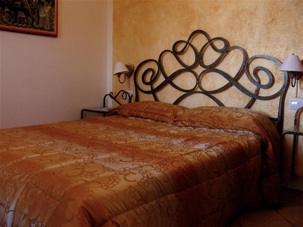 Agriturismo Ca' Isotta Castello di Serravalle Luaran gambar