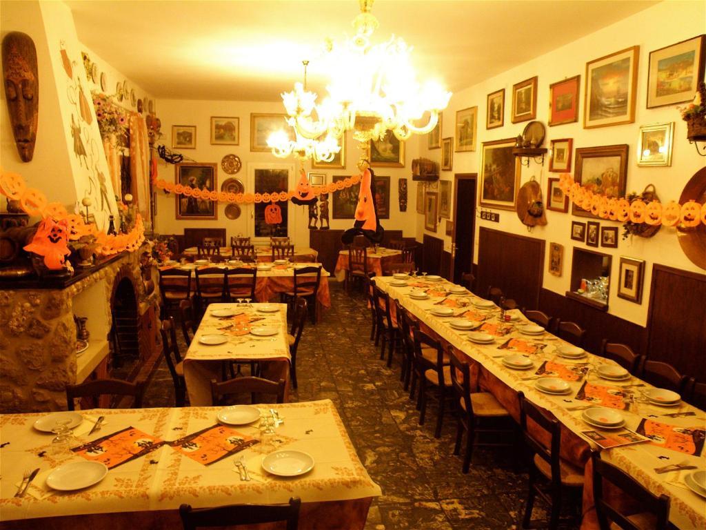 Agriturismo Ca' Isotta Castello di Serravalle Luaran gambar